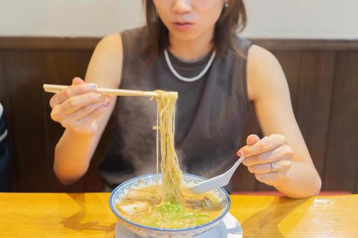 【Vol.454】ラーメンを週3回食べる人は早死にする？その真実と健康的にラーメンを食べる科学的な方法