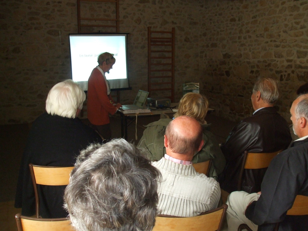 Mme AZEMA (conférencière)