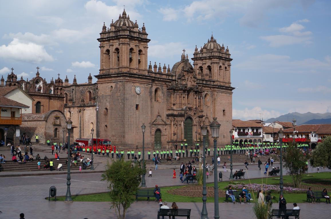 The forecourt of the cathedral is closed by police.