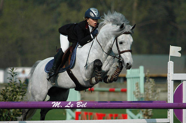 Magic et Lara Postillon au CSIOP de Fontainebleau en 2008. Ph. M.Le Bel