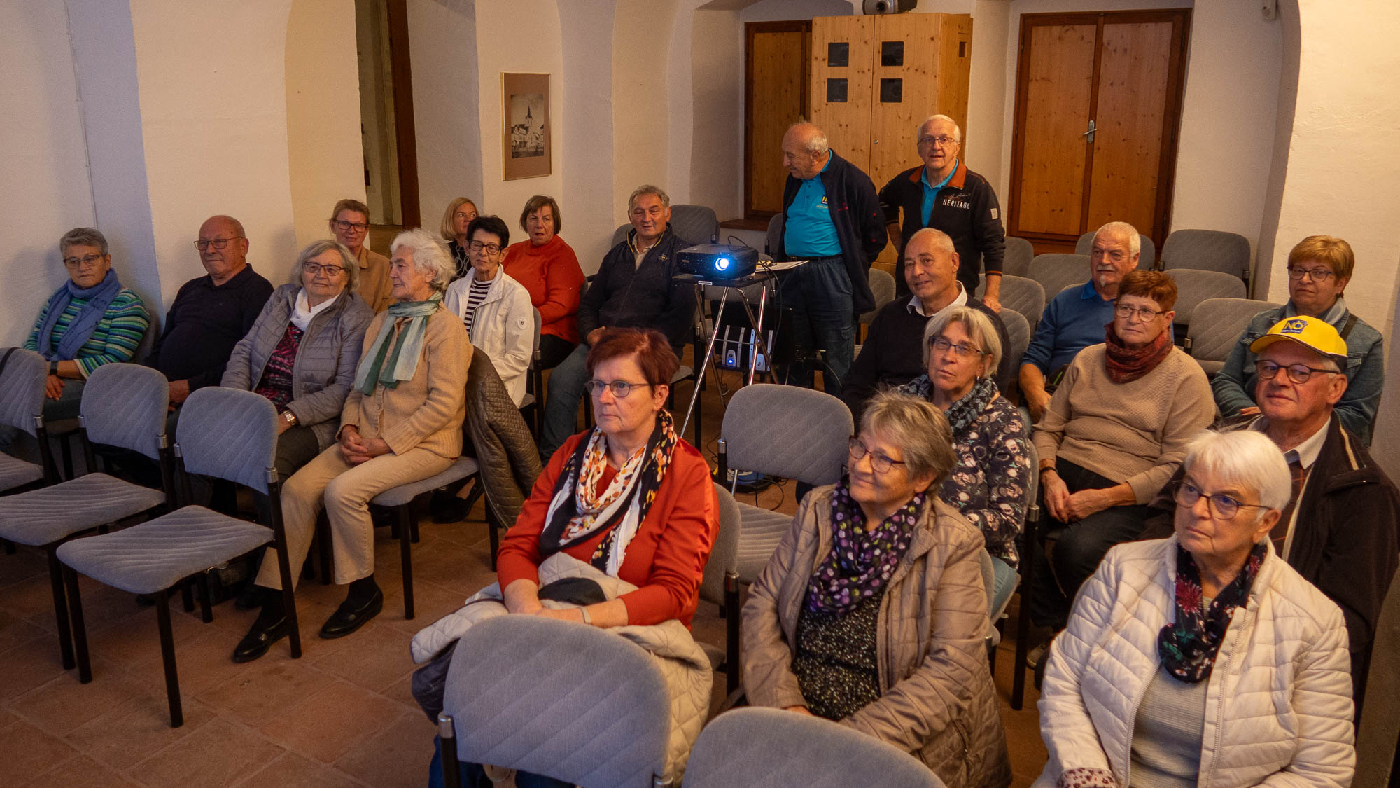 Filmvorführung als Einleitung zum Thema "Die Entstehung der Zeit"
