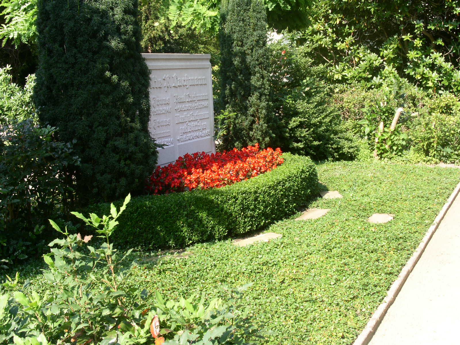 Erd- oder Urnenwahlgrab Friedhof Bramfeld