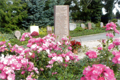 Rosenhain- Gemeinschaftsgrabanlage Friedhof Harburg