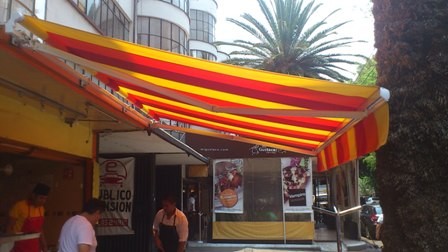 Toldo retráctil de importación