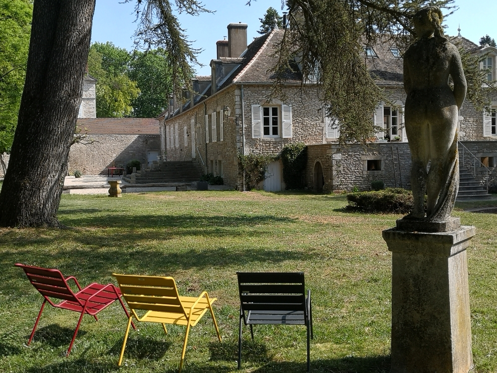 Du temps pour soi Fontaines grand gîte - parc et belgitude inversée