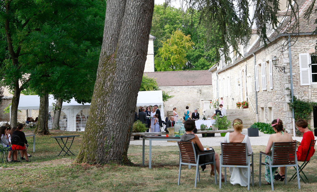 Du temps pour soi Fontaines grand gîte - mariage dans le parc
