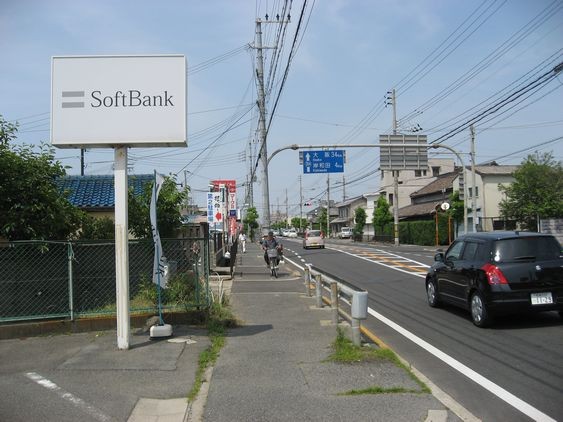 ４　Ｓｏｆｔｂａｎｋを左手に見ながら、直進していきます。