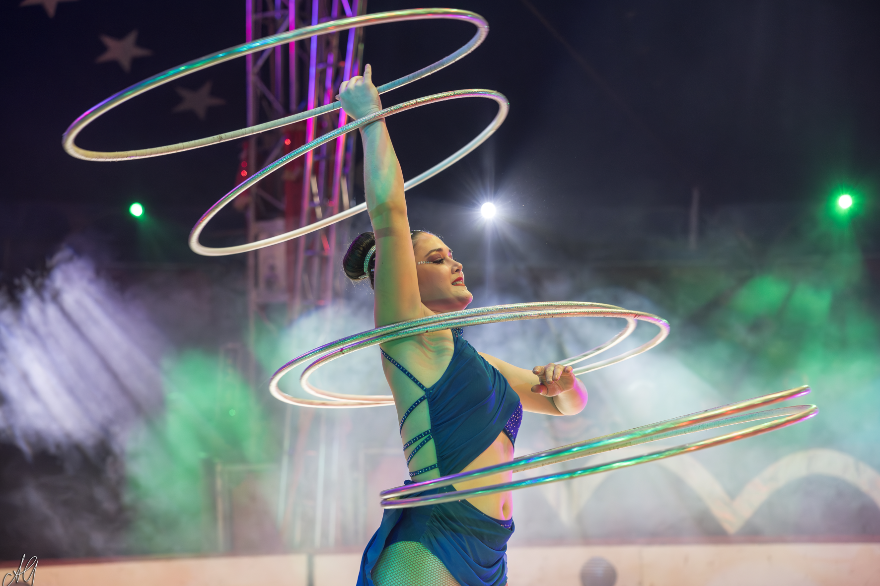 Veronika Khistova • Hula Hoop in Perfektion
