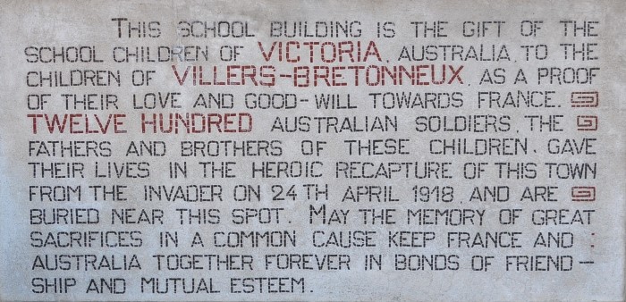 (DR) The plaque on the Victoria School in Villers-Bretonneux. Photo: Courtesy Amanda Wescombe