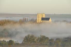 (DR) CASA Chambres d'hôtes Amiens-Corbie-Villers Bretonneux-B&B < Abbatiale Saint-Pierre de Corbie