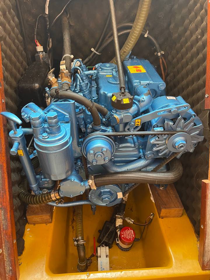 Remplacement d'un moteur inboard (Yanmar 18cv/Nanni 21cv) sur un Biloup 89 ...