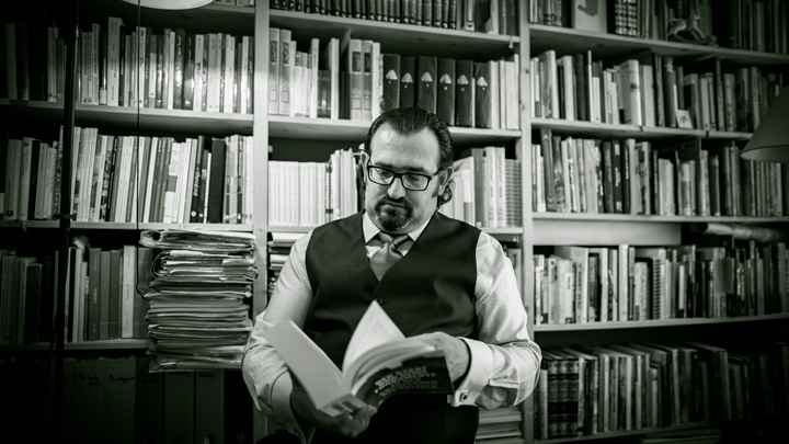 Dr. Naseef Naeem: Forschungsleitung, Beratung, Gutachten, Mediation, Verfassungs-, Verwaltungs- und Justizreform für den Nahen Osten