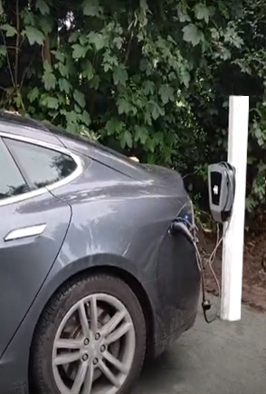 Tesla Ladesäule