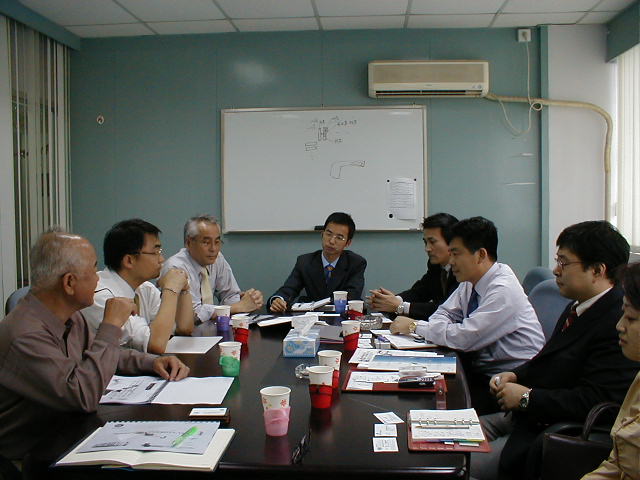 電機会社訪問（中国）　Visit to an electric company (China)
