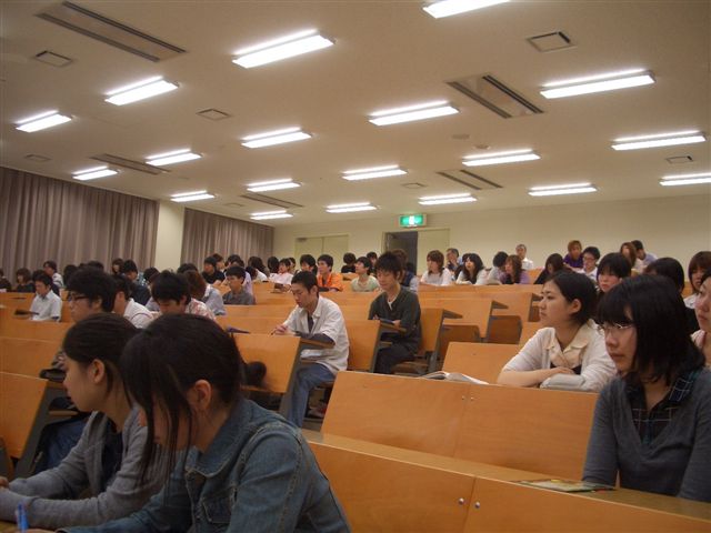 大学視察と講演（尾道）　University visit and lecture giving (Onomichi)