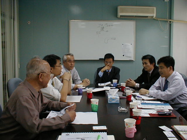 2002.10 Attendance at the technology talks in Shanghai