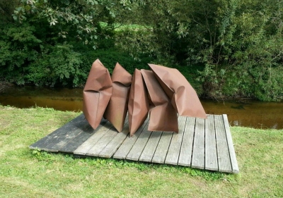 Thomas Kühnapfel, Ausstellungsansicht Skulpturengarten Brunnhofer Galerie