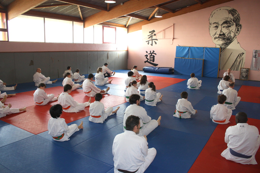 Retrouver toutes les photos dans l'onglet photos videos de l'Aikido