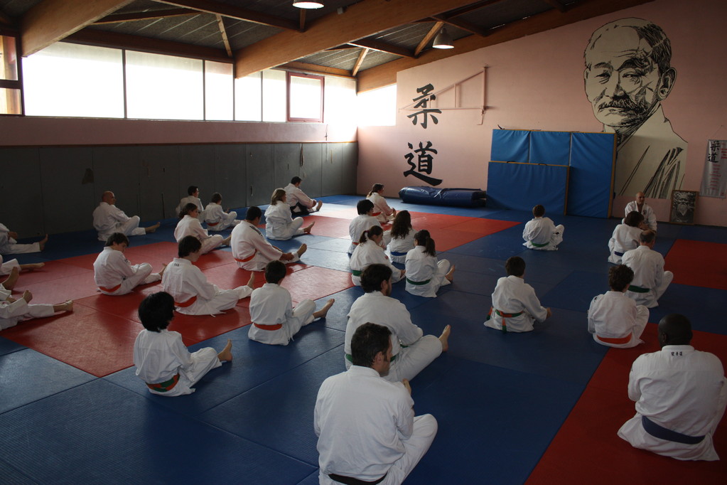 Retrouver toutes les photos dans l'onglet photos videos de l'Aikido