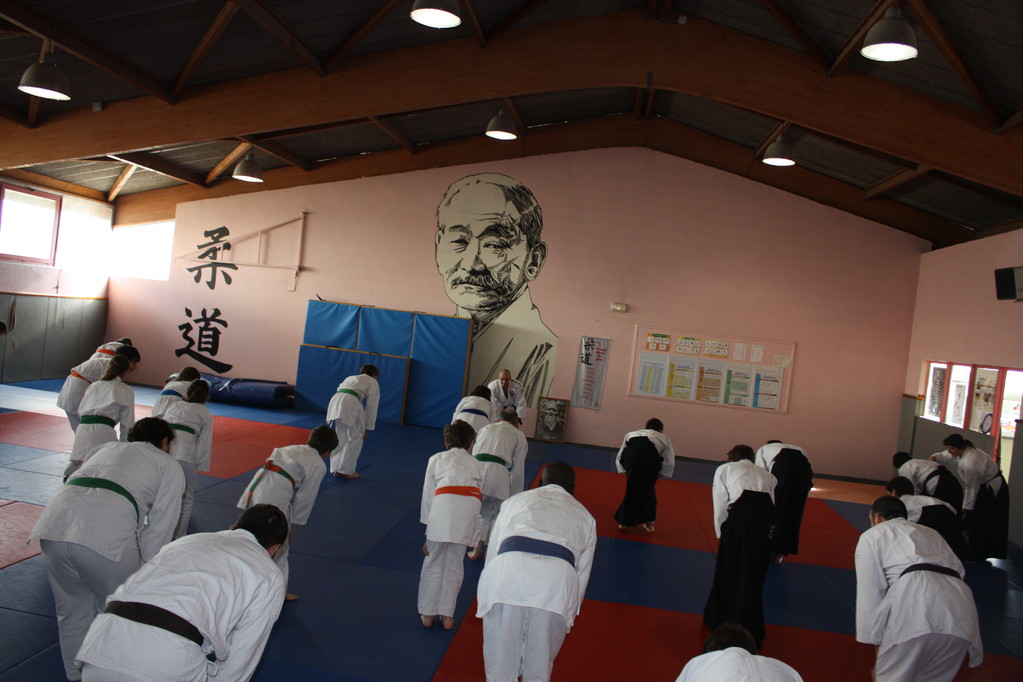 Retrouver toutes les photos dans l'onglet photos videos de l'Aikido