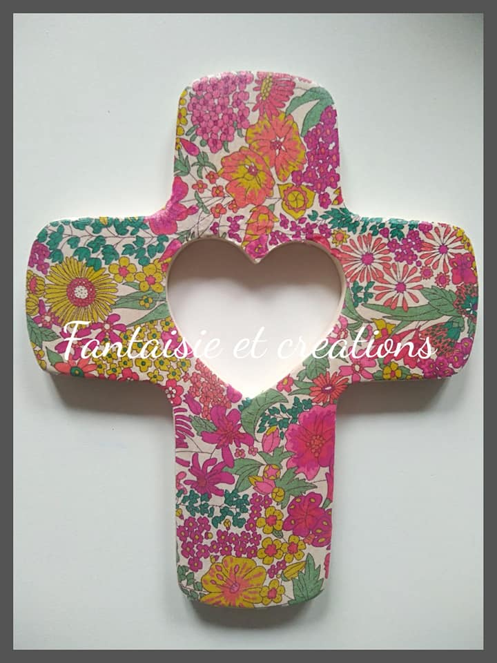 Croix "Coeur de Jésus" 22euros HFP avec personnalisation prénom/date au dos