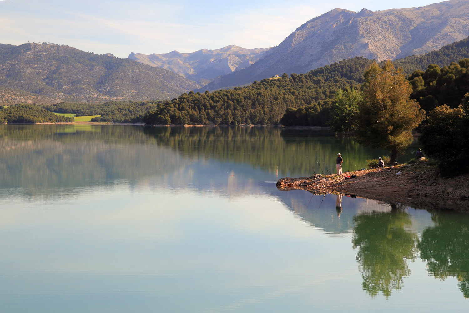 "The Fisherman" - Embalse de Bolera, Jaen - L08882