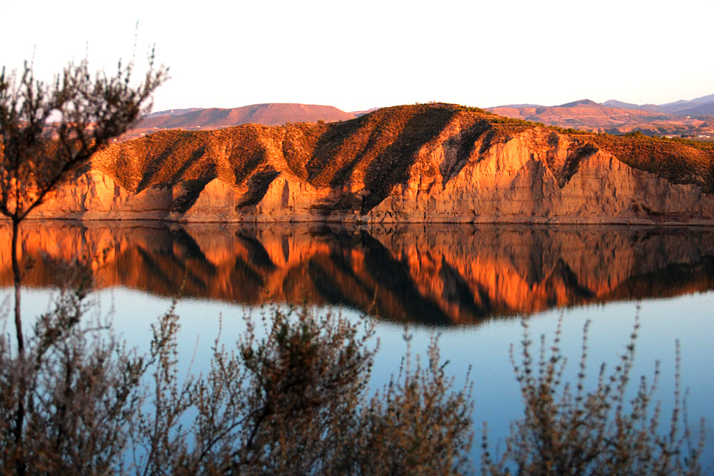 "Rock Reflection" - Embalse de Negatin, Granada - L02063