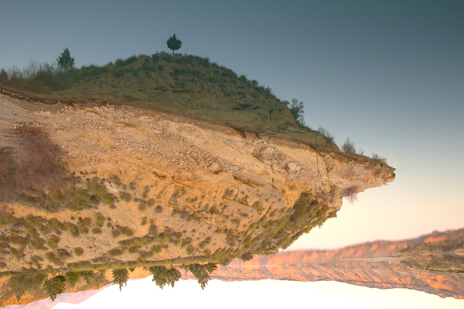 "Flying Land" - Embalse Negratin, Granada - L02089