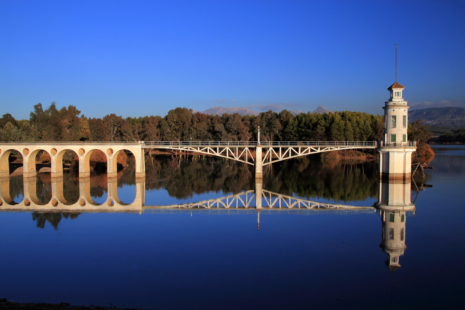 "Cloudless Day" - Pantano de Cubillas, Granada - B04437