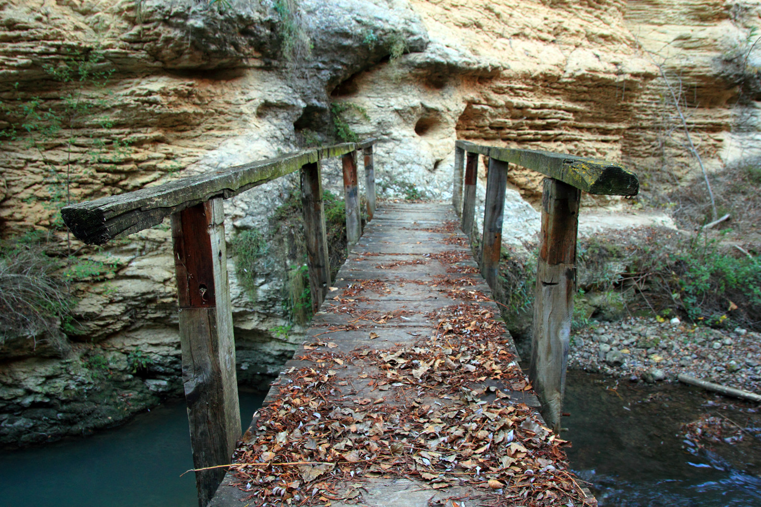 "The Wooden Bridge" - Rio Cacin, Cacin, Granada - B05200