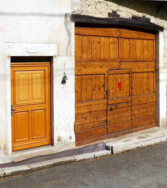 Porte rénovée de Résinand