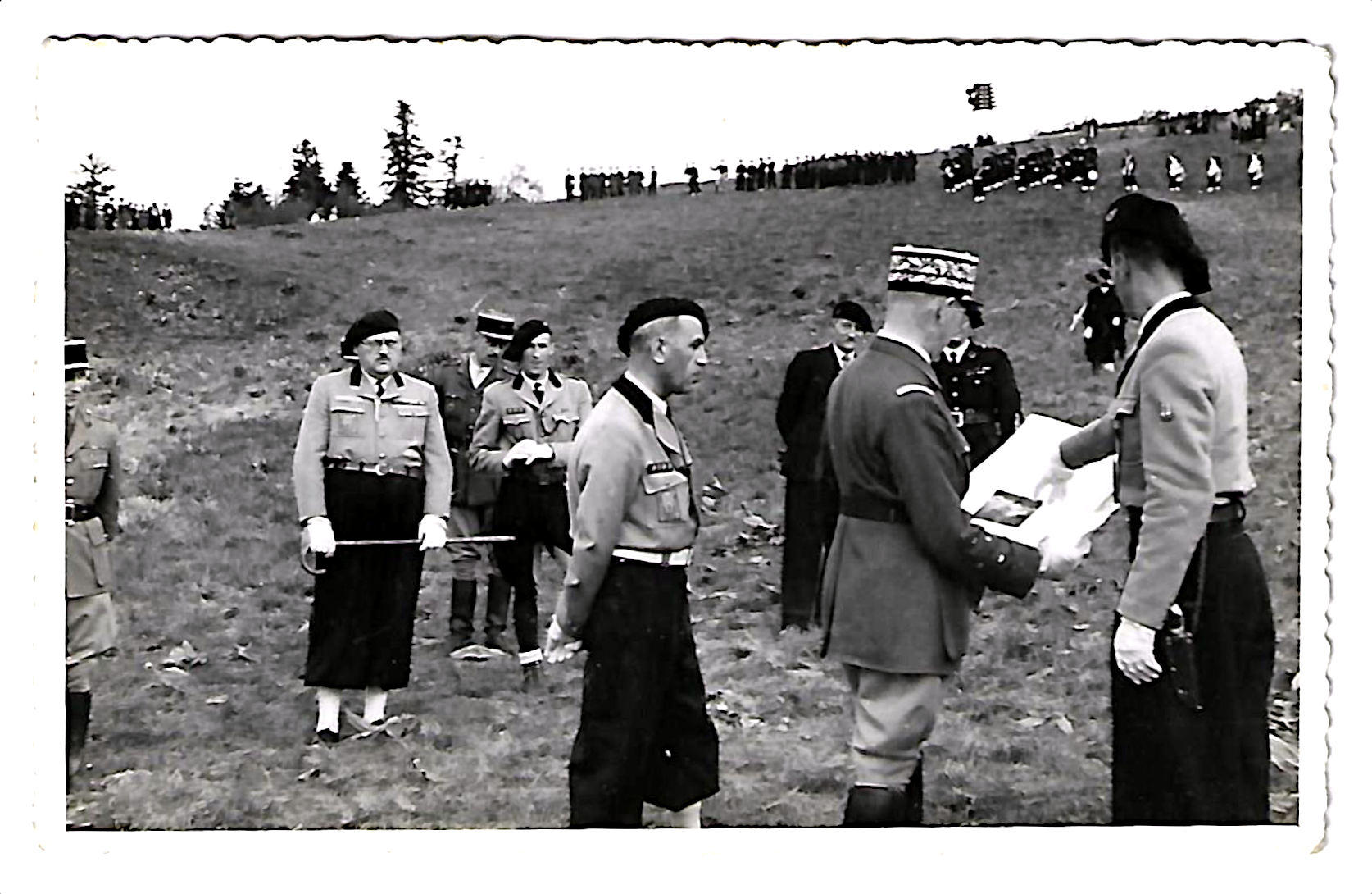 Commissaire Marcel Denis  - 1er anniversaire de la création du groupement de Planachat ( juin 1941) © archives André et Bernard Maclet