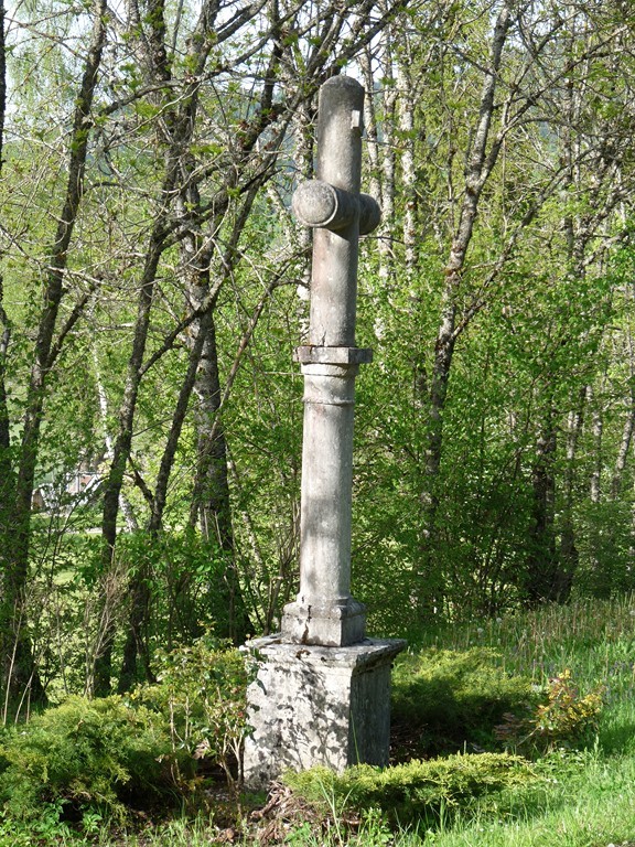 Croix à Thézillieu