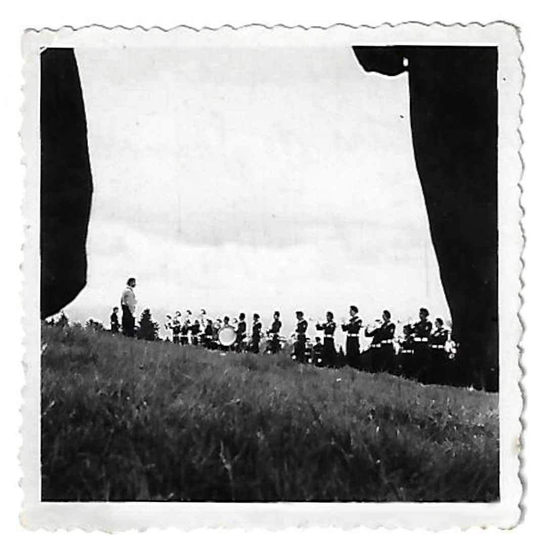 Musique du groupement Sidi Brahim - - 1er anniversaire de la création du groupement de Planachat ( juin 1941) © archives André et Bernard Maclet