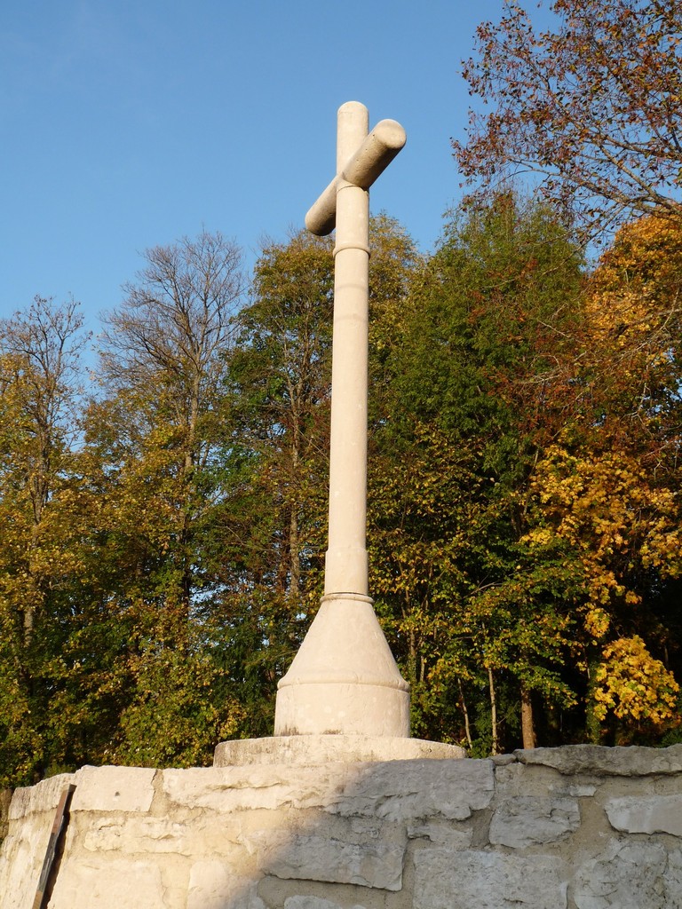 Croix de la Chapelle de Lompnes