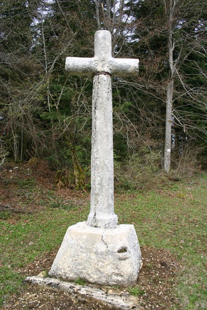 Croix de Corcelles au col du Cruchon