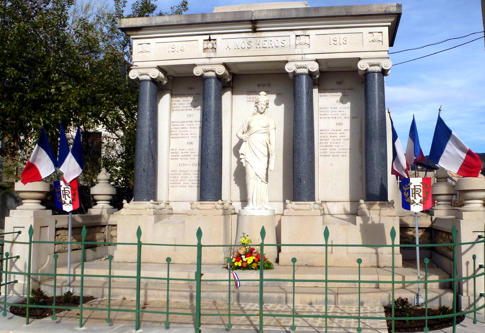 Monument aux Morts de Champdor