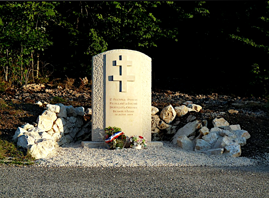 Monument situé au lieudit "Les carrières" [Hauteville-Lompnes] en hommage aux Forces Unies de la Jeunesse regroupant les jeunes résistants 
