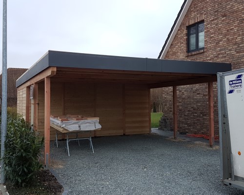 Carport mit integriertem Schuppen