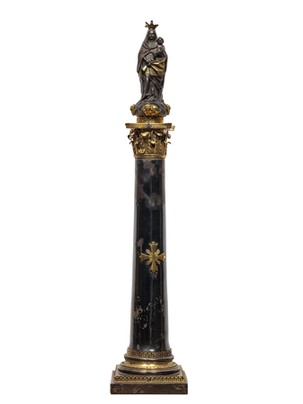 Virgen del Pilar 1775-1800.Plata y oro fundido, soldado y cincelado.61x12x12´5cm. Inventario de Patrimonio Nacional.