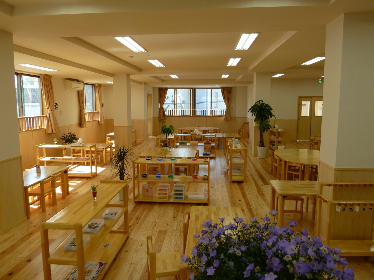 ２階は幼児の保育室。異年齢で、たくさんのお手本を見て、学んで、獲得しています。