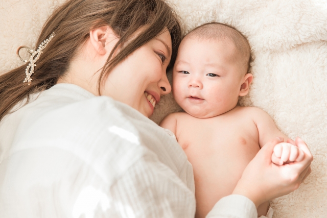 今年は喪中　出産報告はどうする？