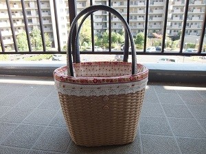 No.９４　内布付きバッグ　　　　価格３０００円　　横２２ｃｍ×高さ２３ｃｍ×奥行き１６ｃｍ