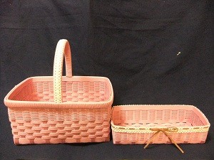 No.７０　New！　小かご付きのかご　　　価格３０００円　　横２４ｃｍ×高さ１２ｃｍ×奥行き１６ｃｍ