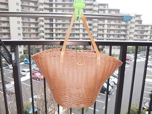 No.８６　New！　革持ち手のマルシェバッグ　　価格３５００円　横２０ｃｍ×高さ２８ｃｍ×奥行き１７ｃｍ