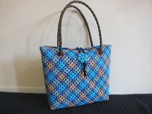 No.108   斜め石畳バッグ　「キット」　sold out  横24㎝×奥行9㎝×高さ24㎝　　¥3000