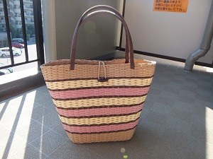 No.８９　New‼　　　ボーダー柄のマルシェバッグ　　　価格３２００円　　　横２８ｃｍ×奥行き１８ｃｍ×高さ３４ｃｍ