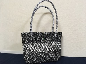 No.127　横26㎝×奥行9㎝×高さ21㎝　　　　¥3200