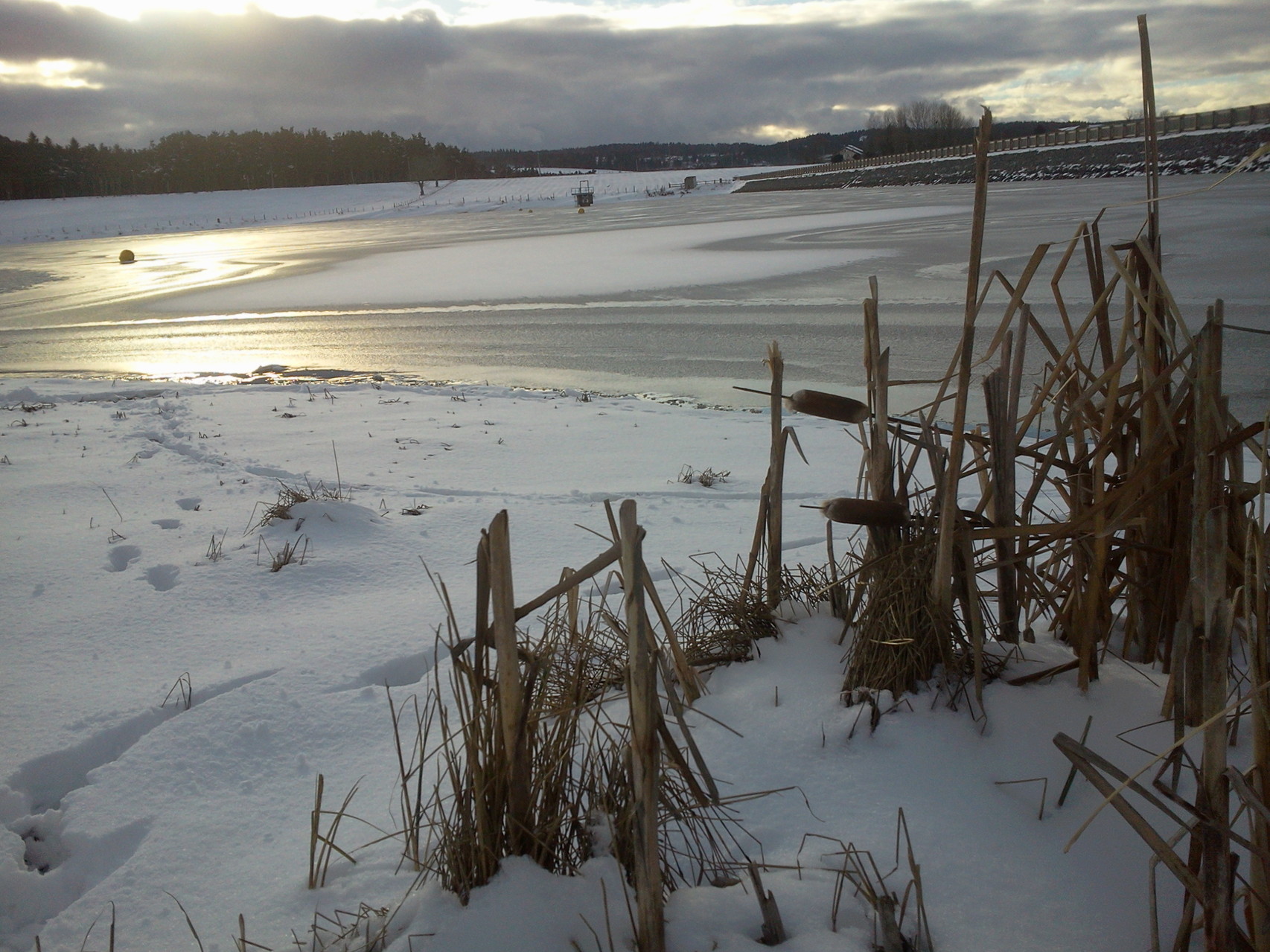 Le lac de Naussac en hiver