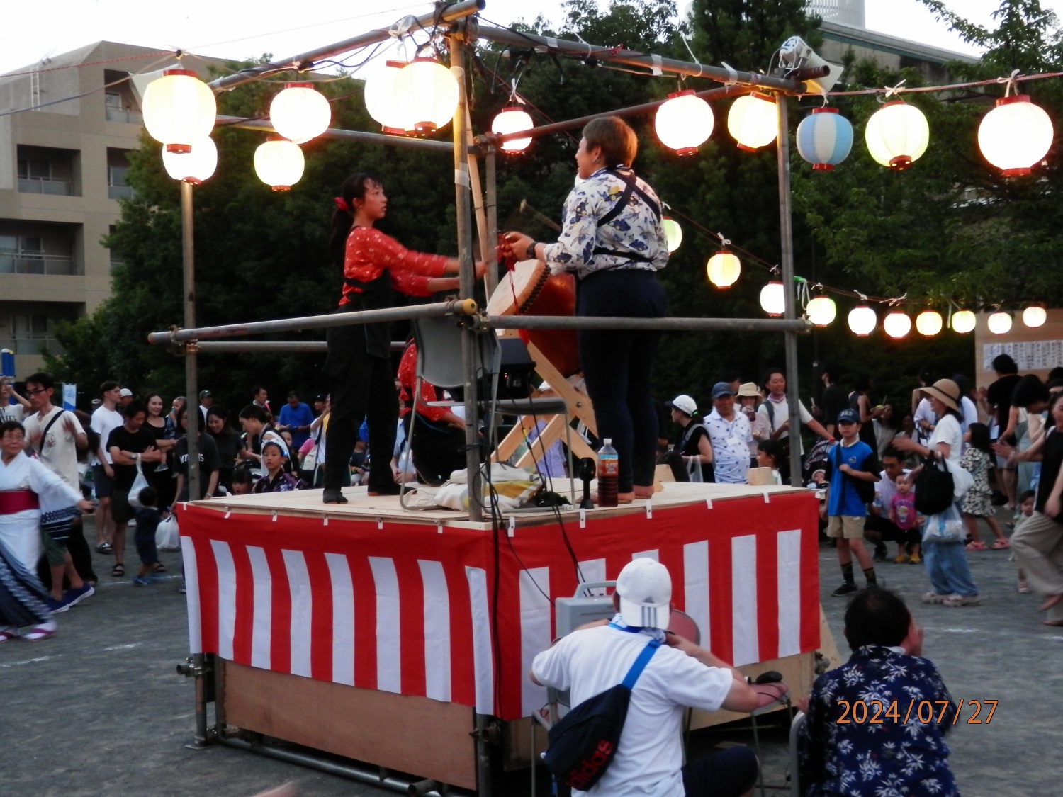 盆踊りが始まります